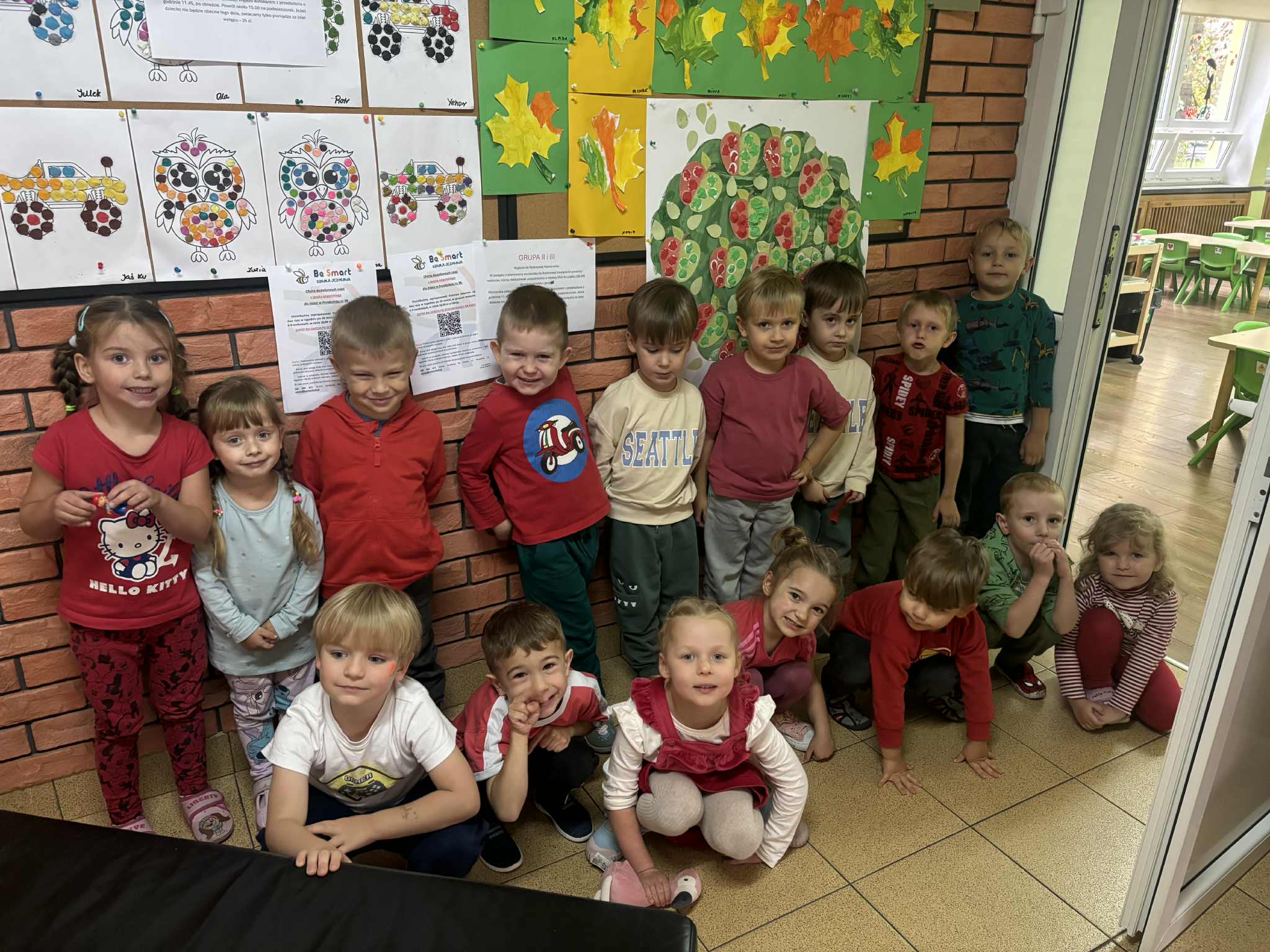 Dzieci z okazji dnia jabłka