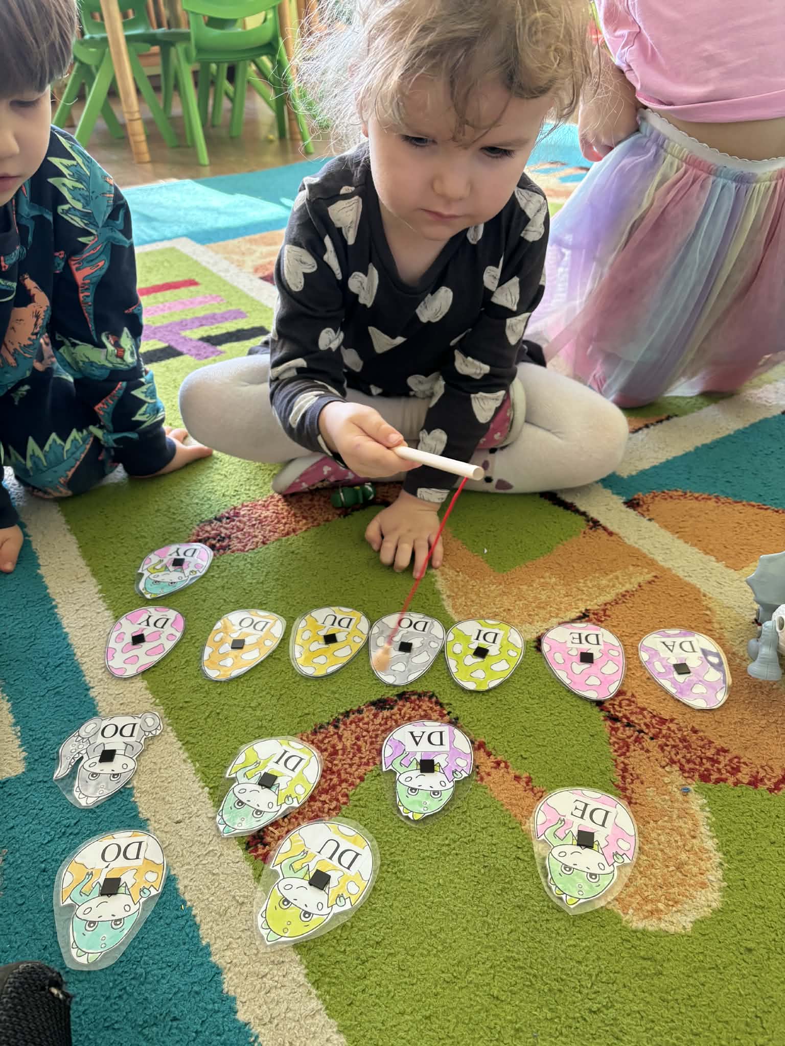 dzieci podczas dnia dinozaura