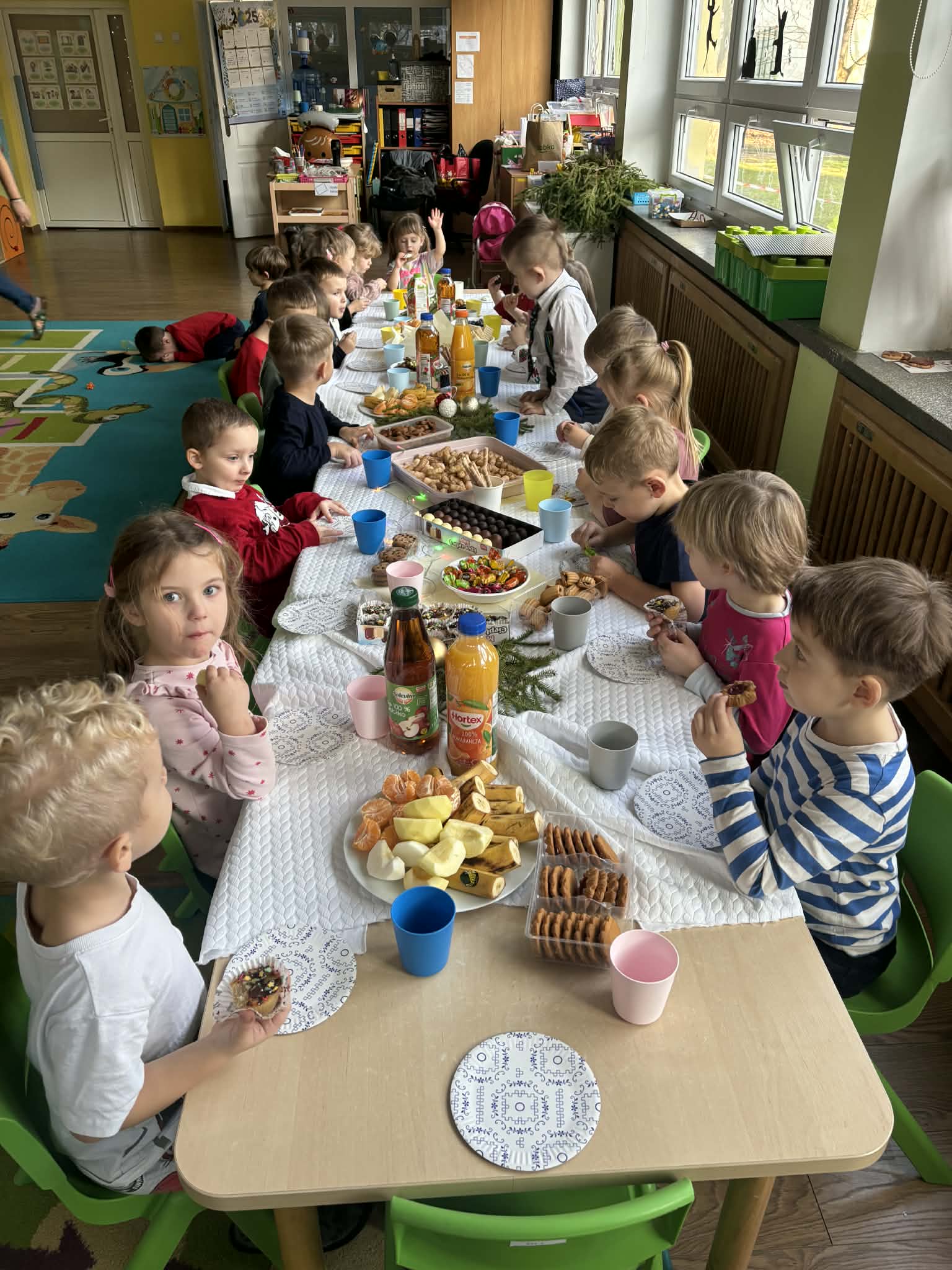 dzieci na wigili klasowej